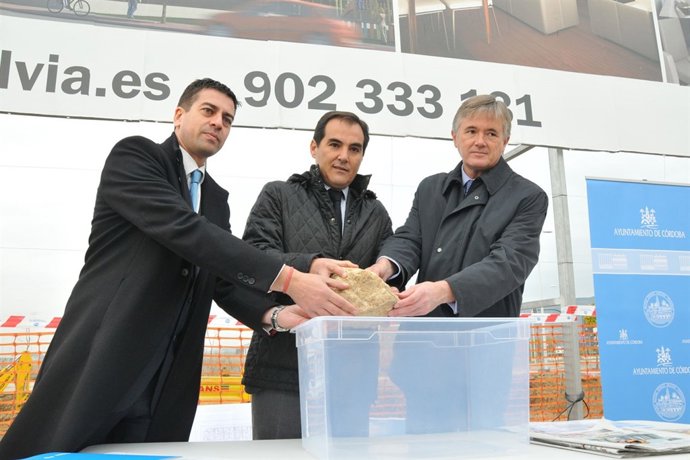 Colocación de la primera piedra de las promociones