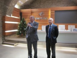 El presidente de Ibercaja, Amado Franco, y el director, José Luis Aguirre.