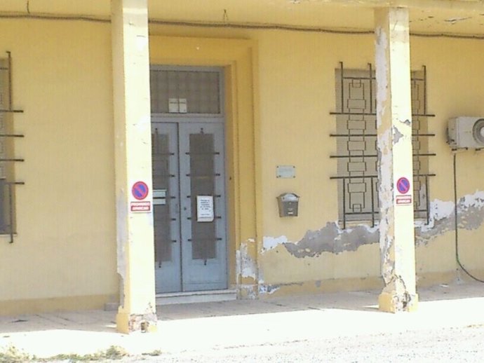 Fachada del laboratorio de sanidad vegetal clausurado 