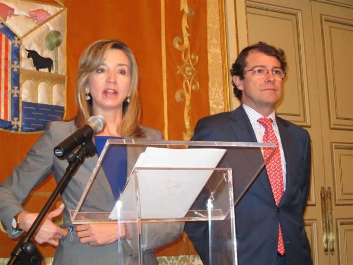 Alicia García (I) Y Fernández Mañueco (D)