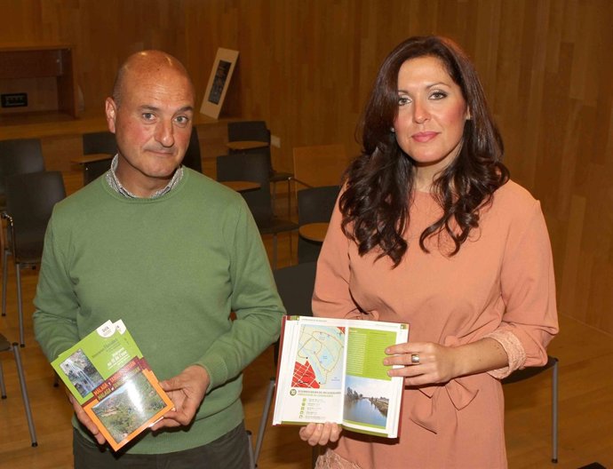 Rafael Flores y Marina Bravo diputación guía itinerarios fluviales