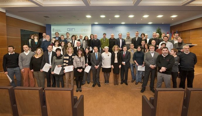  Goicoechea Junto Con Sarría Y Los Representantes De Las Empresas Reconocidas. 