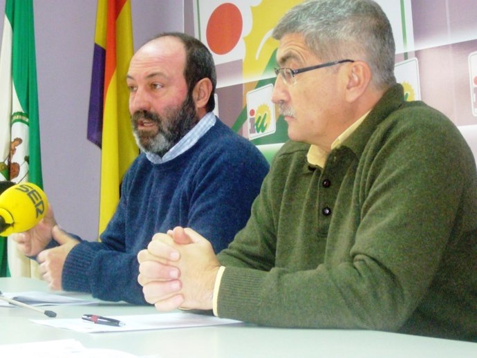 Pedro Jiménez y Juan Manuel Arazola, ediles de IU en el Ayuntamiento. 