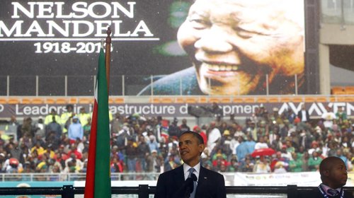 Obama e Intérprete en el funeral de Mandela