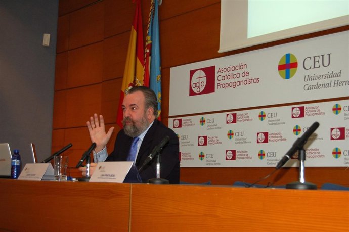 El doctor Javier Turón en 'Orienta'