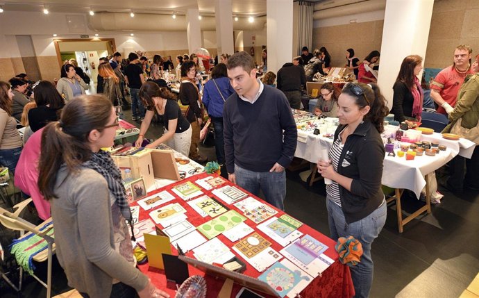 Uno de los mercadillos juveniles de Espacio Joven