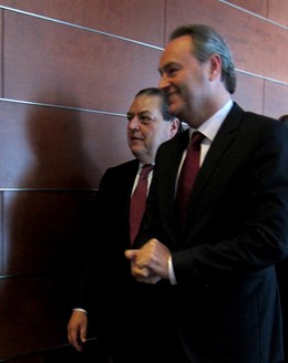 El presidente de AVE, Vicente Boluda, con Alberto Fabra, en imagen de archivo.