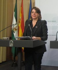 Junta afirma que "no se va a doblegar" por el recurso al TC a la ley antidesahucios y lamenta la "cobardía" del Gobierno