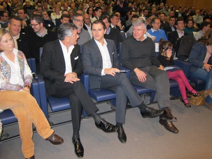 Albert Rivera con el cantante Francisco en Valencia