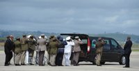 Sud-àfrica.- El fèretre de Mandela ja es troba a la casa de la família a l'aldea de Qunu