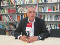 Navarro acusa a ERC e ICV de pactar una pregunta "para aprobar unos Presupuestos"