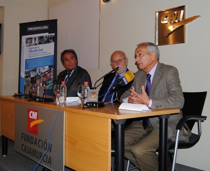 Los doctores Fernández Barreiro, Torres Segovia y González Díaz