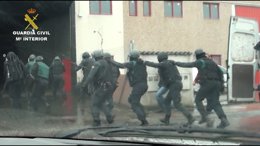 Efectivos de la Guardia Civil durante la operación 'Brizonazo'.