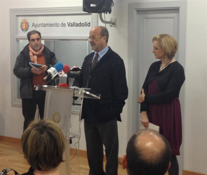 El alcalde de Valladolid, en la inauguración del Espacio de Mayores de Parquesol