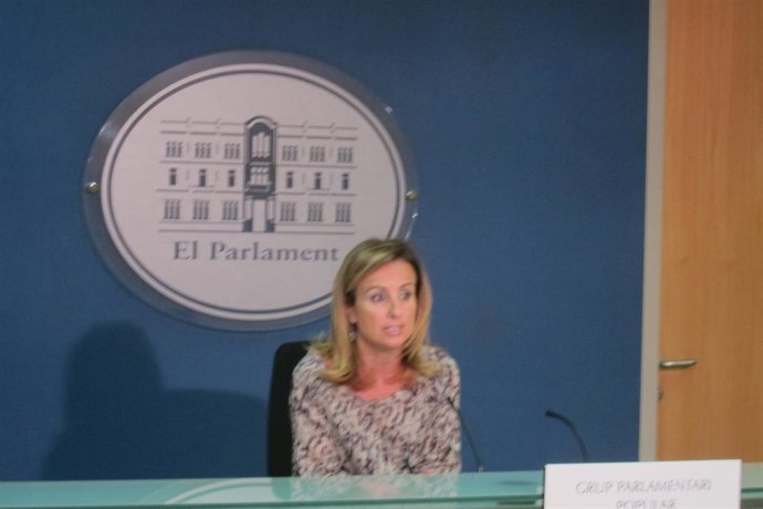 Mabel Cabrer en rueda de prensa