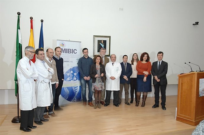 Autoridades y galardonados por el Imibic