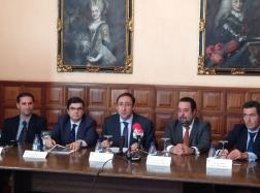 Polanco (C) presenta el nuevo sistema de iluminación