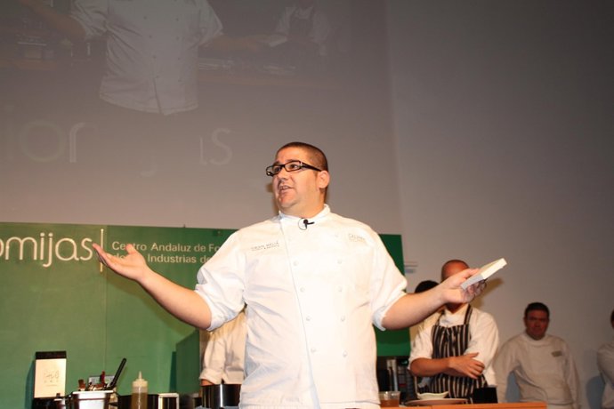 Dani García Imparte Una Conferencia En Ciomijas A Alumnos De Hostelería