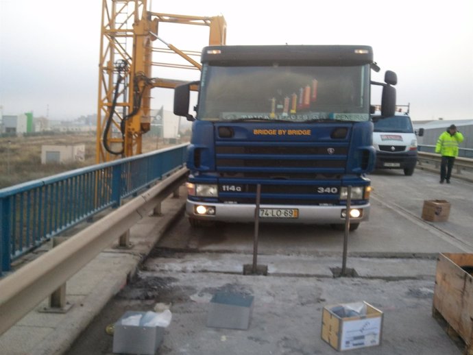 Obras de reparación del puente de Castejón, en la carretera N-133