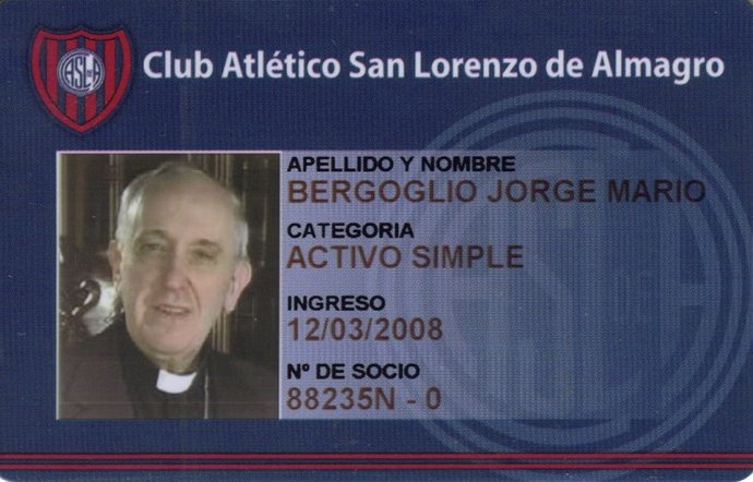 El carnet de socio de San Lorenzo de Jorge Bergoglio