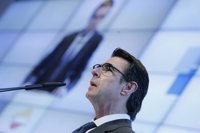 El Gobierno subirá la parte regulada de la factura de la luz en enero