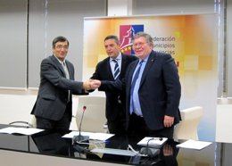 Santiago Lucas-Torres y colegio de arquitectos