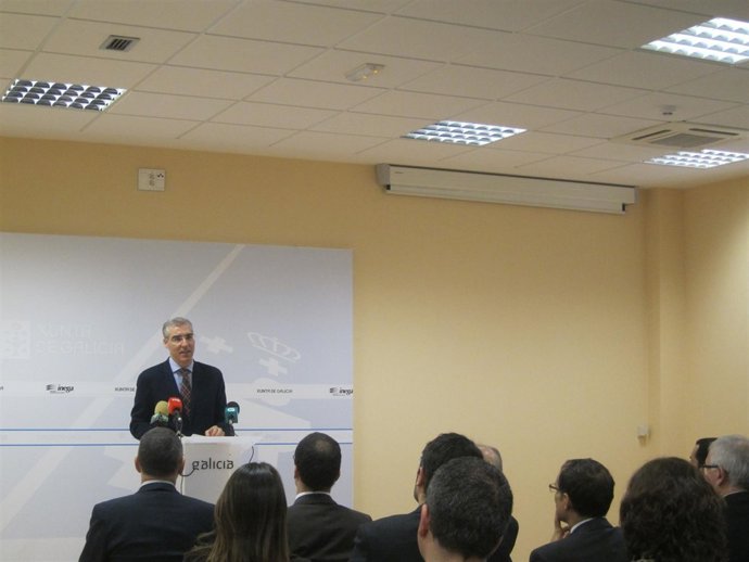 El conselleiro de Economía, F.Conde, abre unas jornadas de eficiencia energética