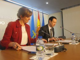 Martíenz, con la consejera de Bienestar Social, en rueda de prensa. 