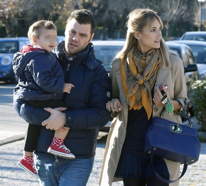 Fonsi Nieto Alba Carrillo reconciliados fiesta guarderia Lucas twitterenfado 