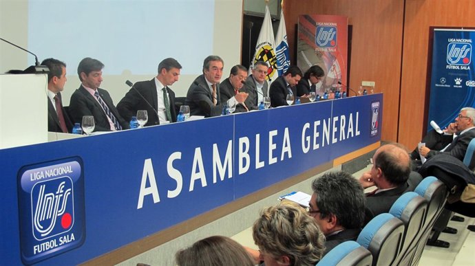Javier Lozano, en la Asamblea General de Clubes