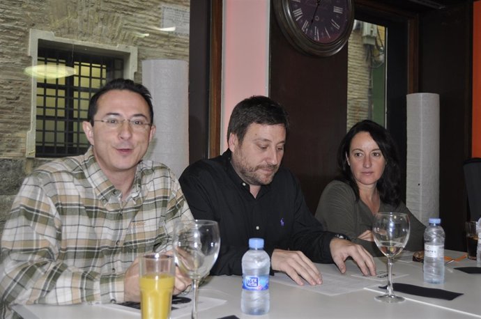 Miguel Martínez Tomey, José Luis Soro y Ángela Labordeta, de CHA.