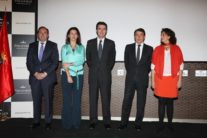 Soria inaugura la exposición conmemorativa de los 85 años de Paradores