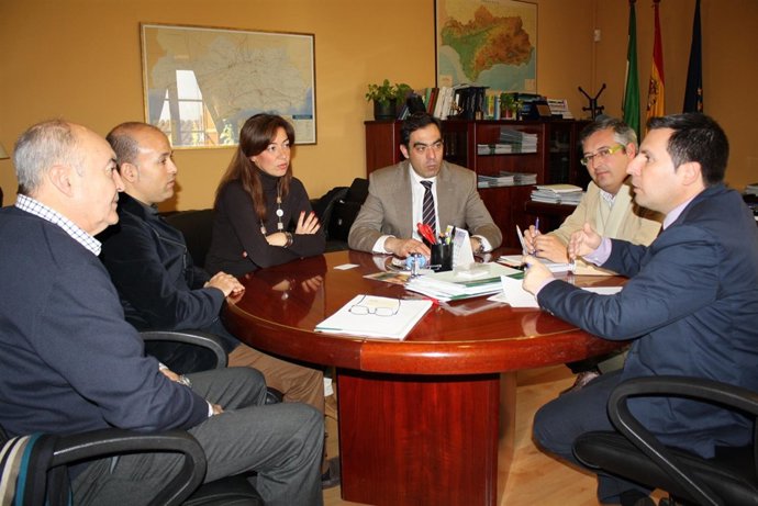 Expósito (dcha.) y Amor (centro) durante la reunión