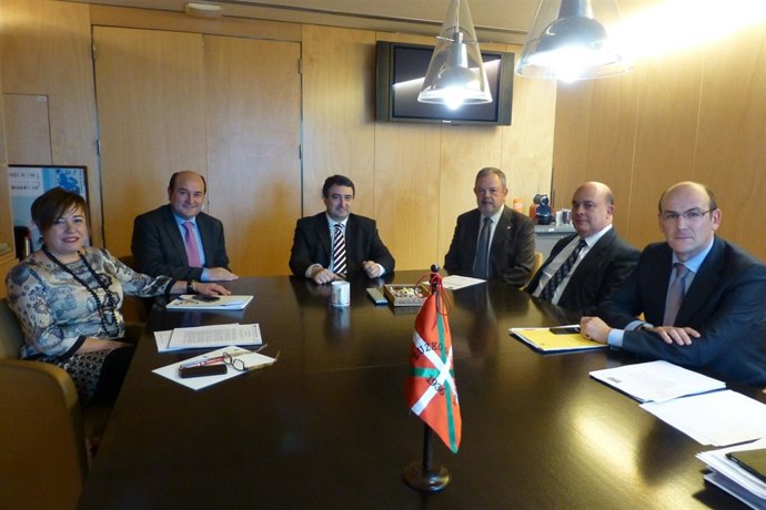 Andoni Ortuzar, Aitor Esteban y los diputados del PNV