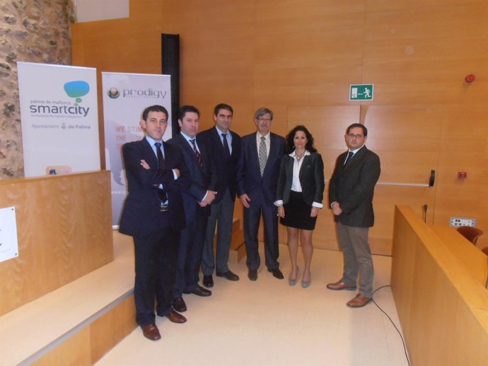  Martínez Posa Con Ponentes En Las Jornadas Sobre Smart City    