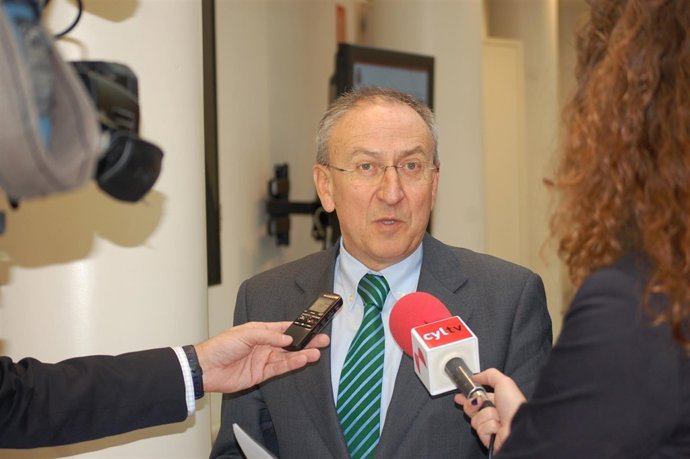 El senador socialista Emilio Álvarez Villazán