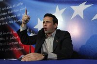 Capriles dice que no se puede dialogar "con una pistola en el pecho"