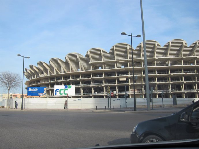 Imagen del nuevo campo del Valencia en construcción