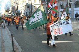 Trabajadores de Euskaltel se manifiestan en Bilbao