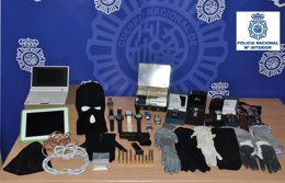 Efectos intervenidos de atraco en Ourense.