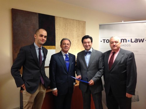 Intermundial y UNAV firman un acuerdo de colaboración de asesoría jurídica