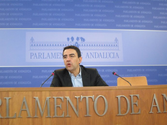El portavoz del PSOE-A en el Parlamento, Mario Jiménez