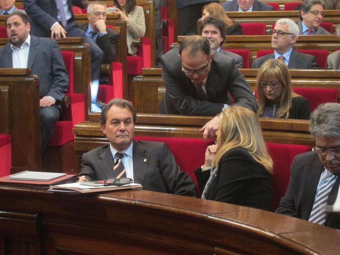 Oriol Junqueras (ERC) Pere Navarro (PSC) Artur Mas (pte.Generalitat)