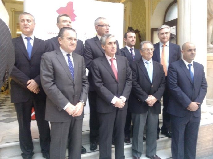 El diputado nacional del PSOE, Ramón Jáuregui, en el Foro Nueva Murcia