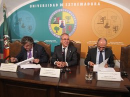 Responsables De La Universidad De Extremadura En Cáceres