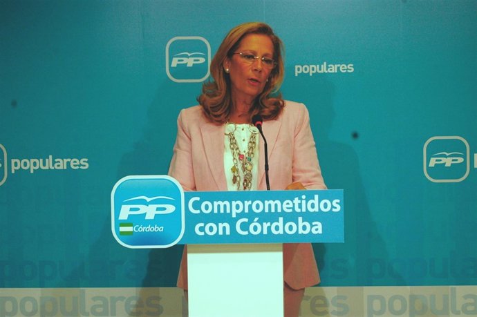 Luisa María Arcas en la sede del PP de Córdoba