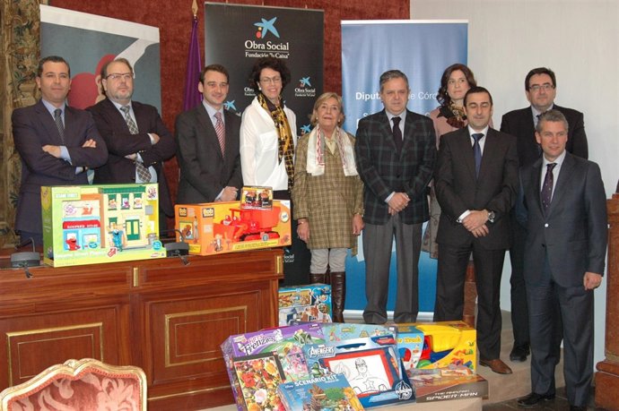 Foto de familia en la presentación de la campaña