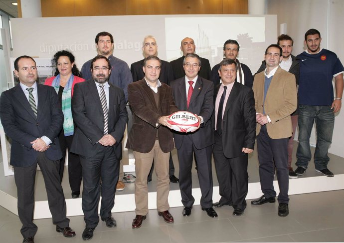 Bendodo y Salado presentan el proyecto del campo de rugby 'Manuel Becerra'