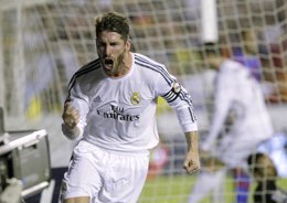 Sergio Ramos celebra el primer gol ante el Levante