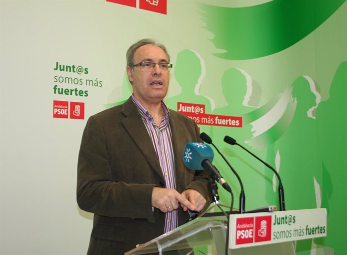 Juan Pablo Durán en la rueda de prensa celebrada en la sede del PSOE de Córdoba